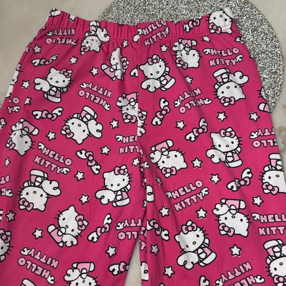 Hello kitty pajama set small - Picture 8 of 9